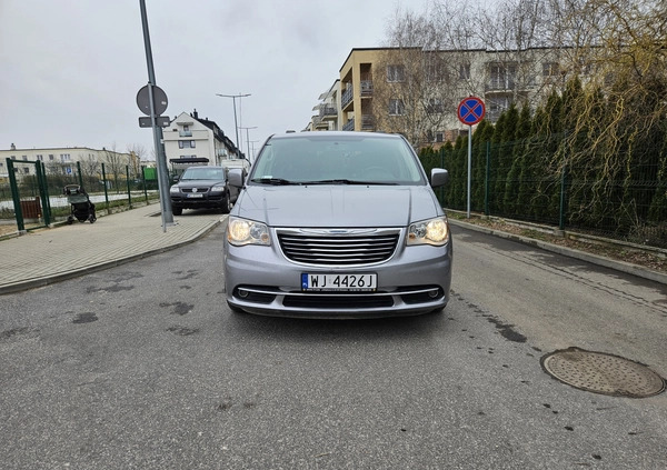 Chrysler Town &amp; Country cena 43777 przebieg: 266781, rok produkcji 2013 z Warszawa małe 154